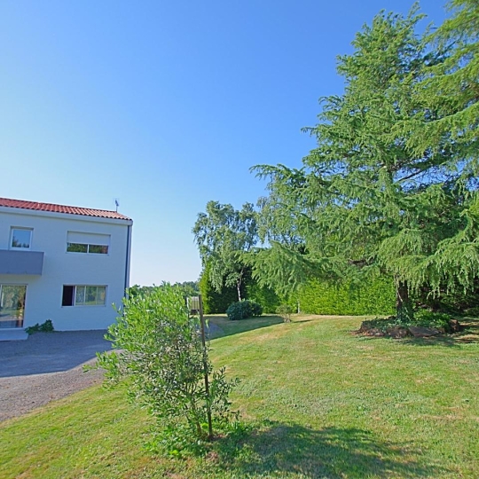  Cote & Sables Immobilier : Maison / Villa | SAINT-MATHURIN (85150) | 219 m2 | 250 000 € 