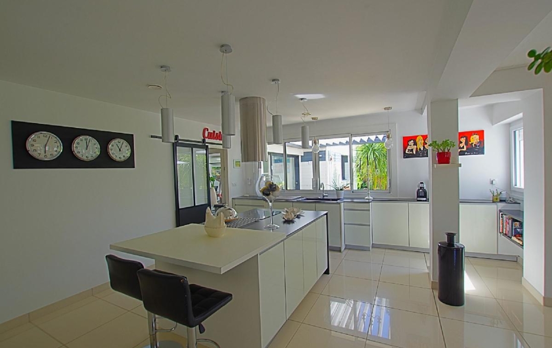 Cote & Sables Immobilier : Maison / Villa | GROSBREUIL (85440) | 259 m2 | 525 000 € 