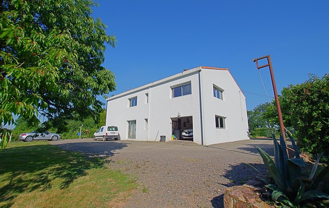 Cote & Sables Immobilier : Maison / Villa | SAINT-MATHURIN (85150) | 219 m2 | 250 000 € 
