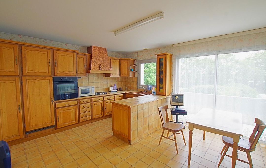Cote & Sables Immobilier : Maison / Villa | SAINT-MATHURIN (85150) | 219 m2 | 250 000 € 