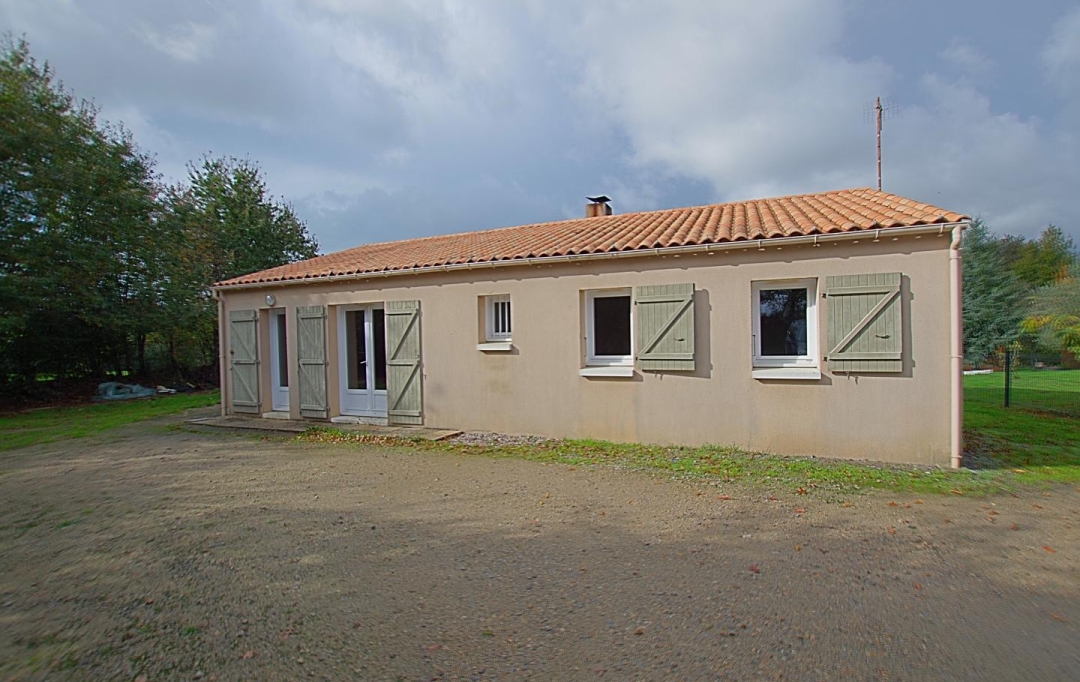 Cote & Sables Immobilier : Maison / Villa | SAINTE-FOY (85150) | 100 m2 | 220 000 € 