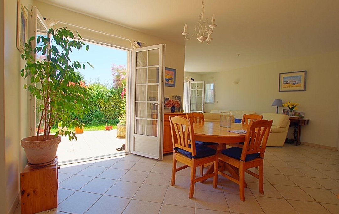 Cote & Sables Immobilier : Maison / Villa | TALMONT-SAINT-HILAIRE (85440) | 108 m2 | 395 000 € 