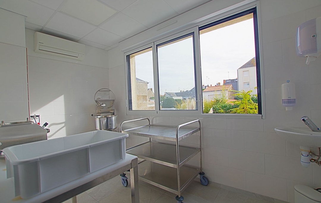 Cote & Sables Immobilier : Commerces | LES SABLES-D'OLONNE (85100) | 196 m2 | 106 900 &euro; 