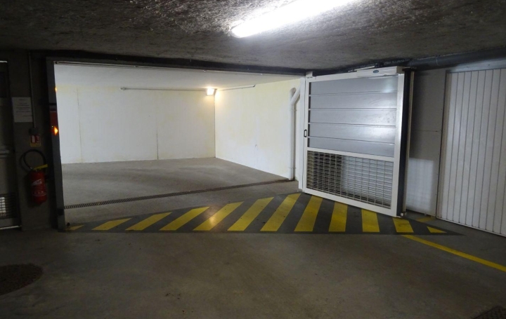 Cote & Sables Immobilier : Garage / Parking | LES SABLES-D'OLONNE (85180) | 14 m2 | 95 € 