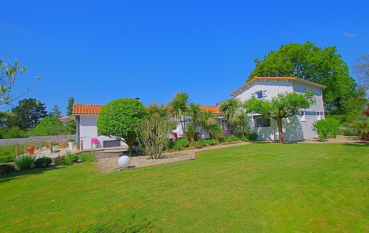Maison GROSBREUIL 259 m2 525 000 € Maison GROSBREUIL 259 m2 525 000 €