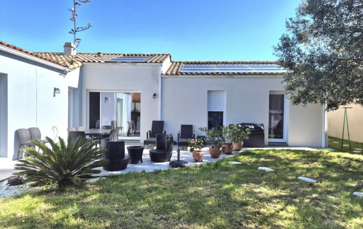 Maison   SAINT-MATHURIN  110 m2 338 000 € 