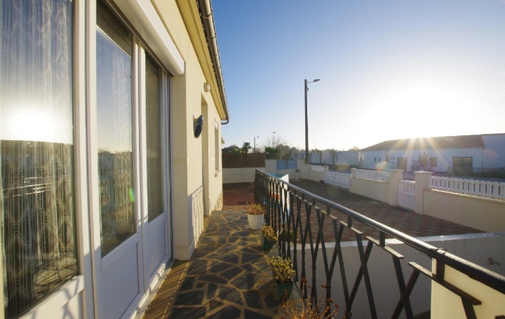 Maison JARD-SUR-MER 112 m2 242 500 € Maison JARD-SUR-MER 112 m2 242 500 €